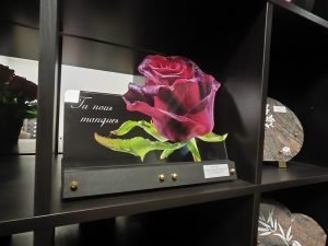 plaque funéraire rose