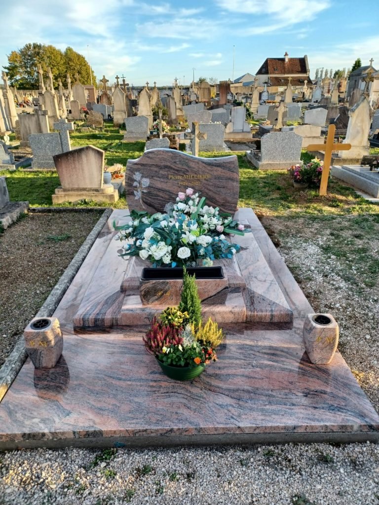 Marbrier tombe brazey en plaine