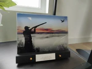 plaque funéraire chasseur