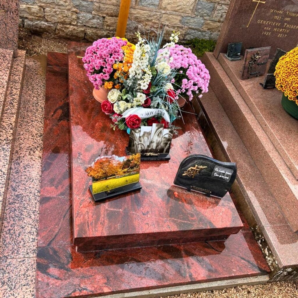 monument funéraire marbrier